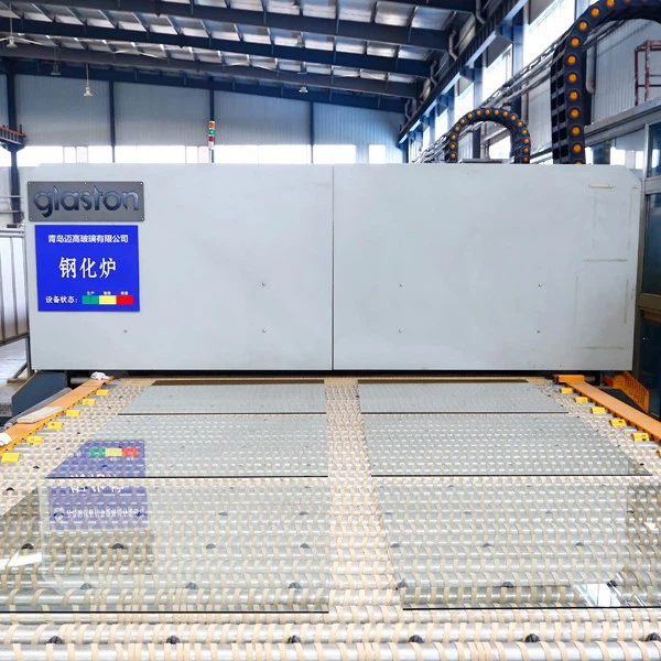 Glass tempering furnace