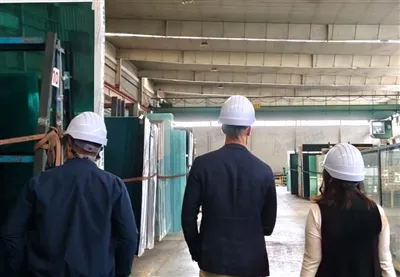 Белгийски клиенти посещават MIGO GLASS за фабричен одит, стартирайки ново пар...