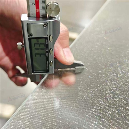 3,2 мм закалено ултра прозрачно слънчево стъкло с En12150