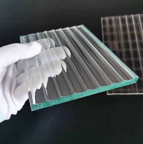 Стъкло Moru с назъбена плоча